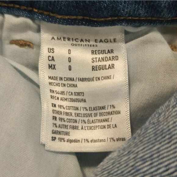 American Eagle Stretch Mom Jeans - Picture 9 of 9